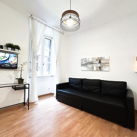 Apartment By The Colosseum - White Chic Flats Roma Esterno foto