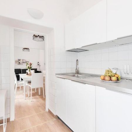 Apartment By The Colosseum - White Chic Flats Roma Esterno foto