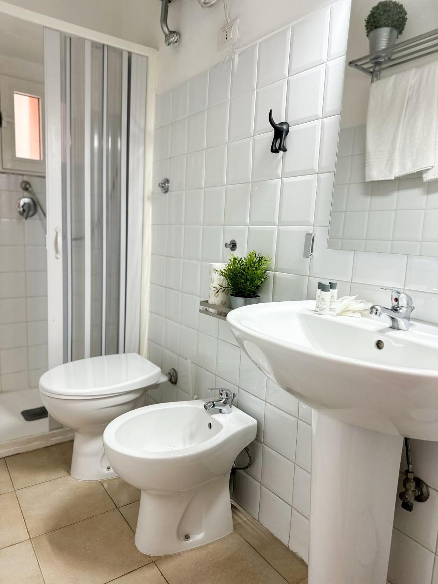 Apartment By The Colosseum - White Chic Flats Roma Esterno foto
