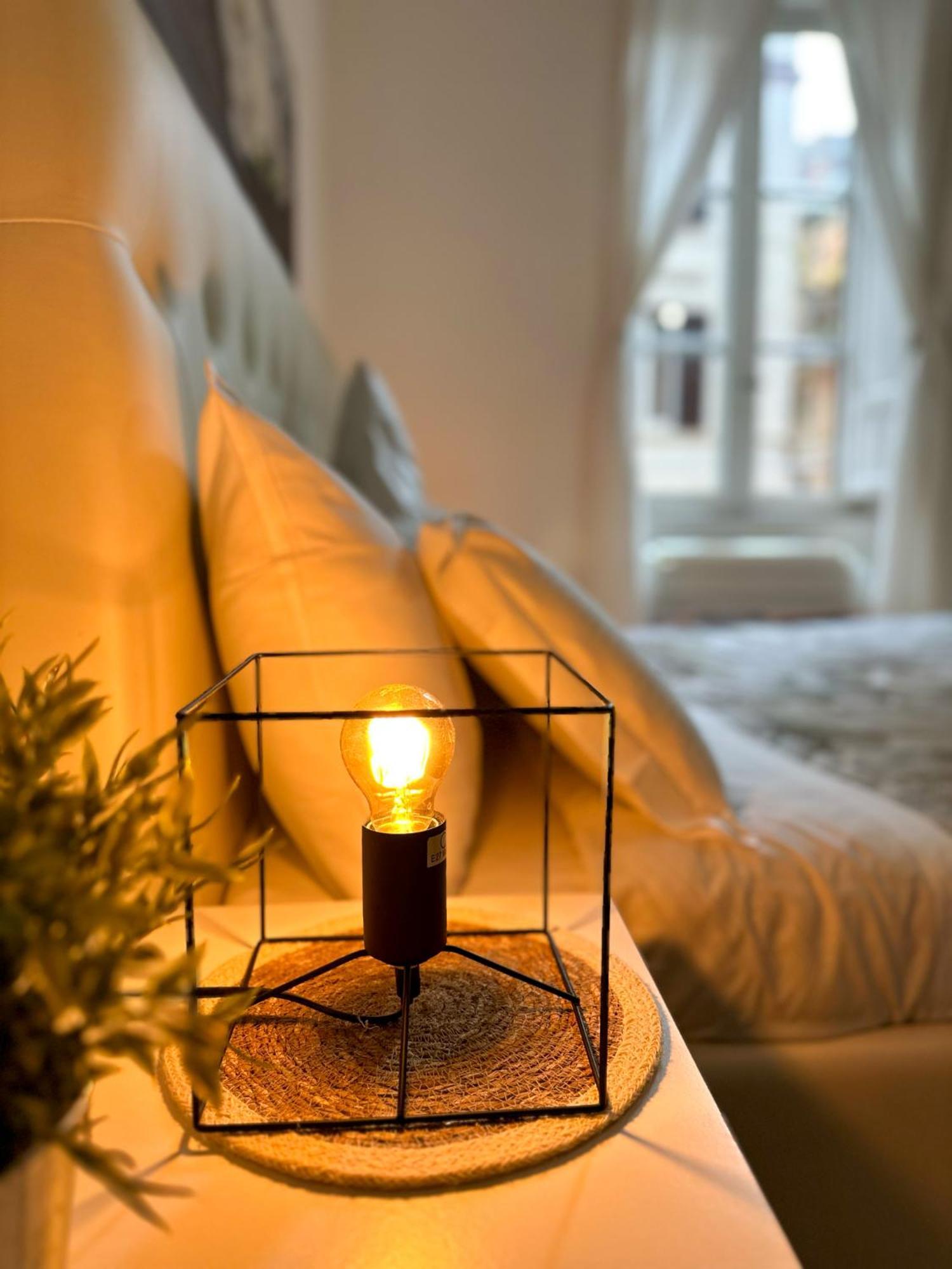 Apartment By The Colosseum - White Chic Flats Roma Esterno foto