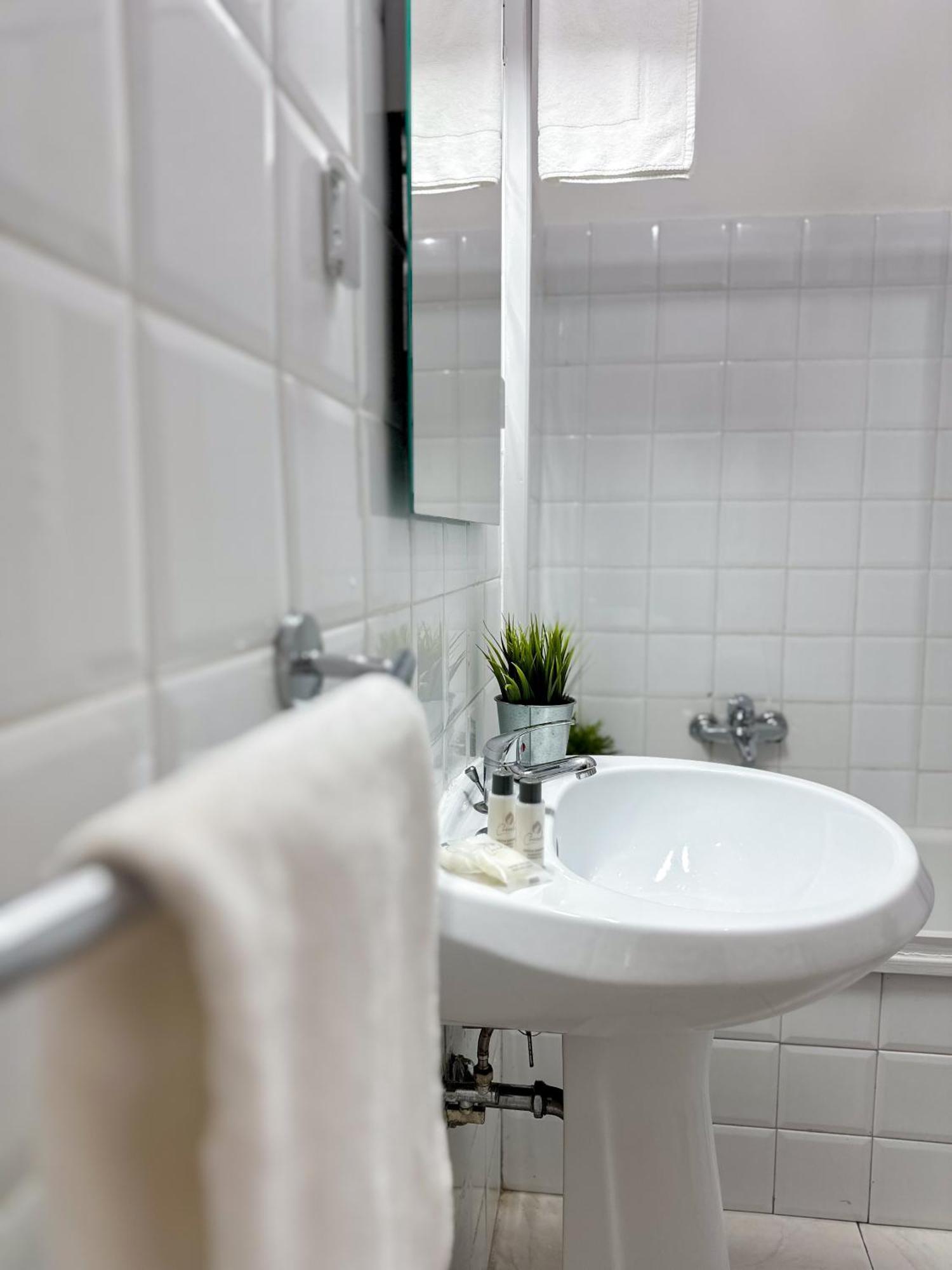 Apartment By The Colosseum - White Chic Flats Roma Esterno foto